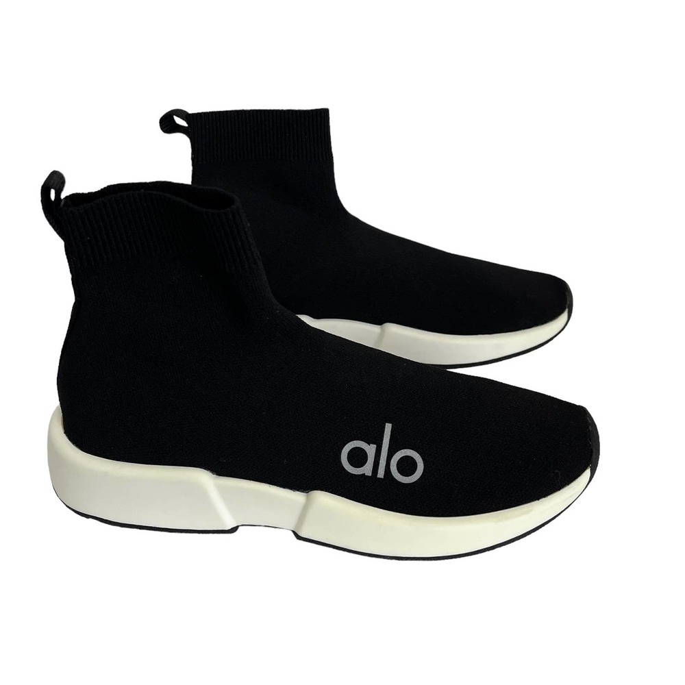 Alo Velocity Knit Sneaker in Black and White Women Size 8